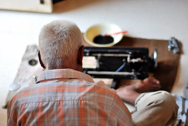 We Asked a Machine Repair Tech What He'd Tell Every Sewist Before They Buy a New Machine